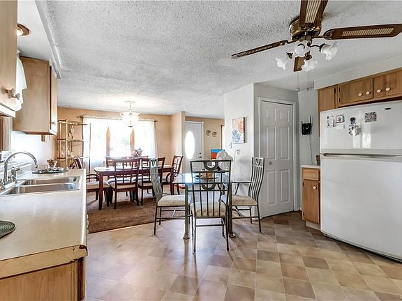 4th image of 691 Hartley Dr