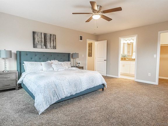 4th image of 212 Old Oak Dr