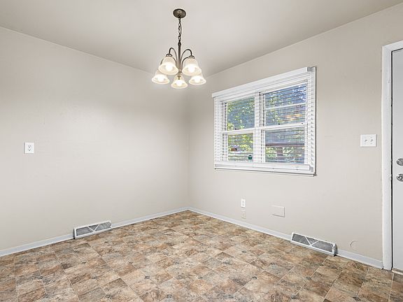 5th image of 1120 Lincoln Ave