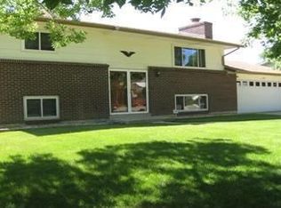 853 Nucla St, Aurora, CO 80011