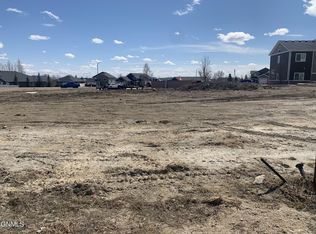 24 24th St W #L5, Williston, ND 58801