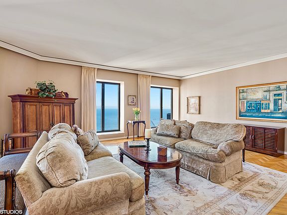 4th image of 950 N Michigan Ave #31D