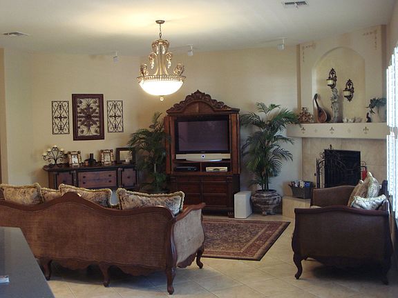 2nd image of 2464 E Sierra Madre Ave