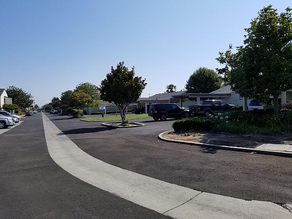 5th image of 212 Sunnyhills Dr