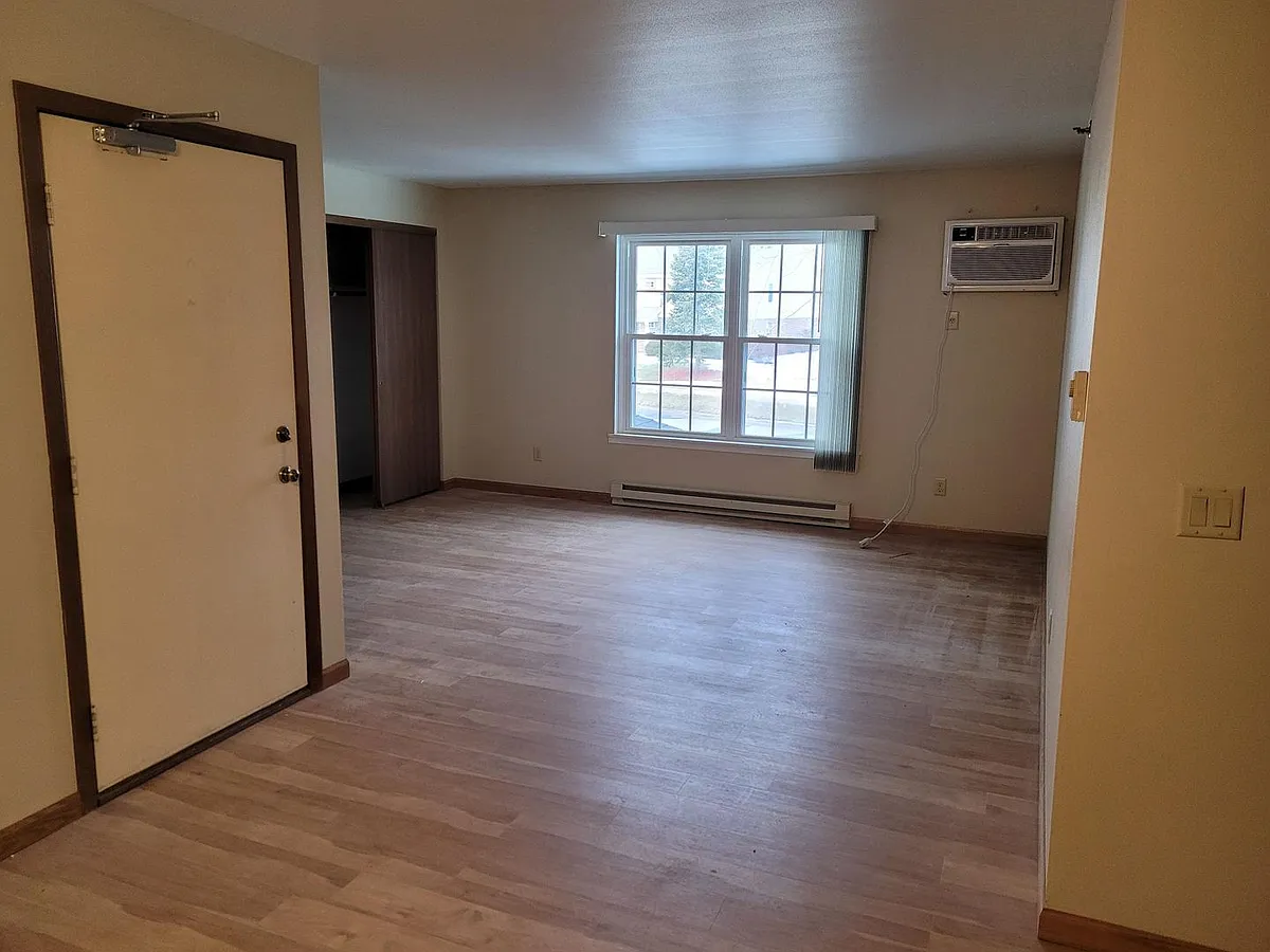 Building Photo - 2410 Wilson Ct