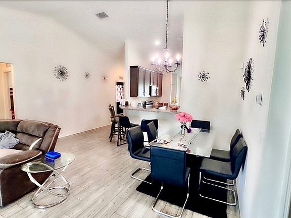 4th image of 4879 San Ignacio Dr