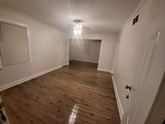 4th image of 3950 Carter Ave #1