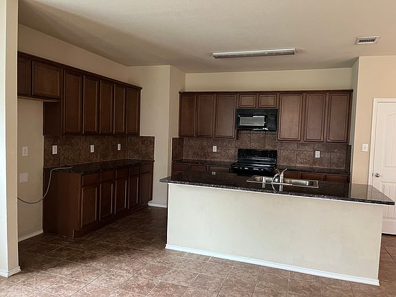 3rd image of 1122 Bellevue Dr