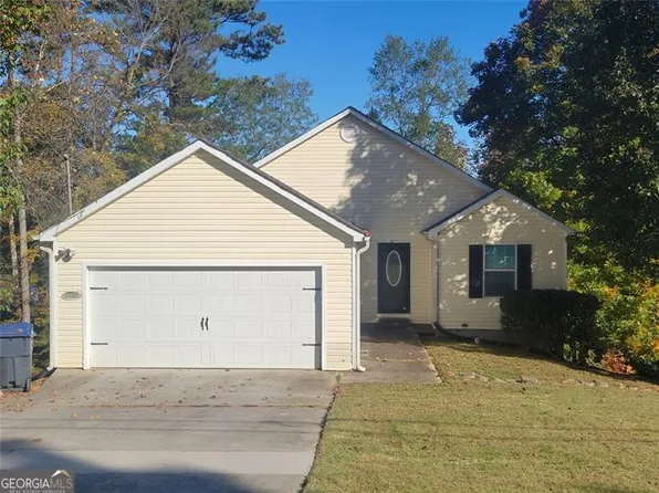 2832 Maple Grove Dr, Rex, GA 30273