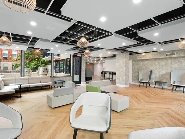 3707 Blackstone Avenue image 28 of 35