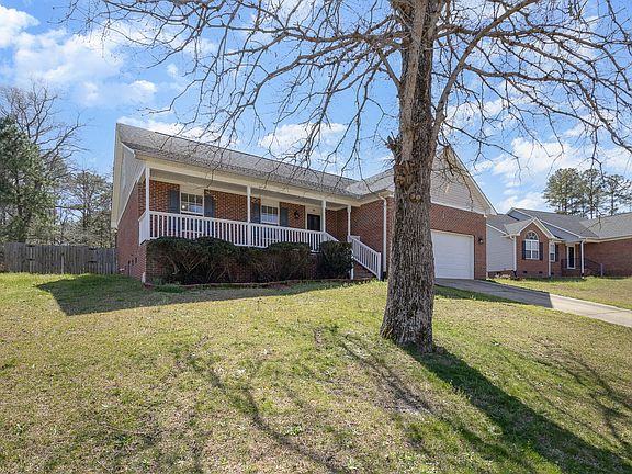 3rd image of 221 Woodland Dr