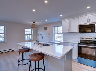 121 Shadow Ln APT B1, West Hartford, CT 06110