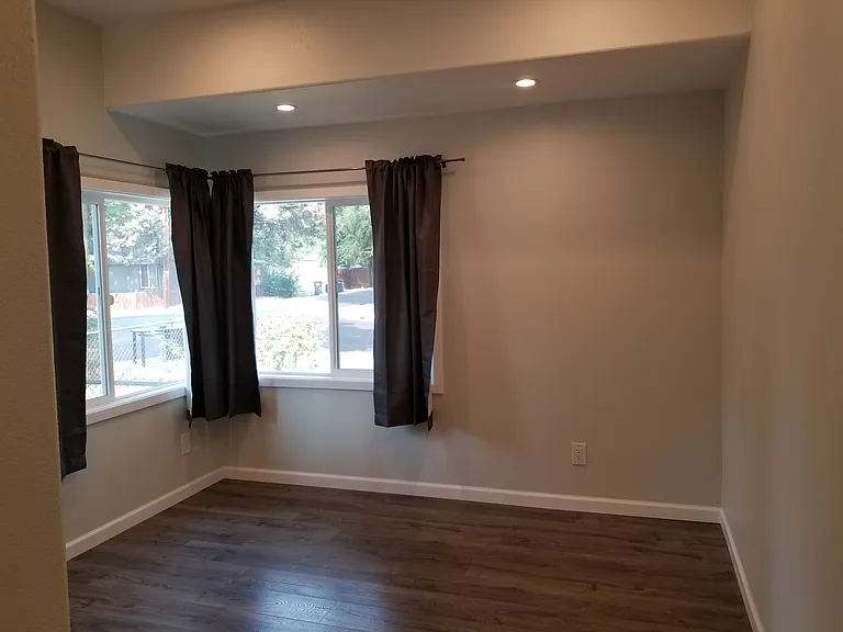 343 Mae St — Photo 19