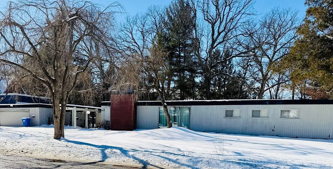 2401 Maple St photo 1
