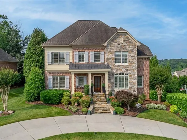 5542 Garden Park Ln, Winston Salem, NC 27106