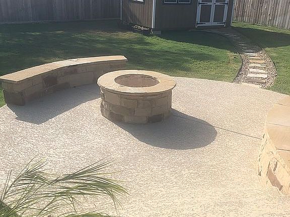 Outdoor firepit