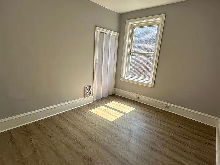 405 Colwyn Ave — Photo 17