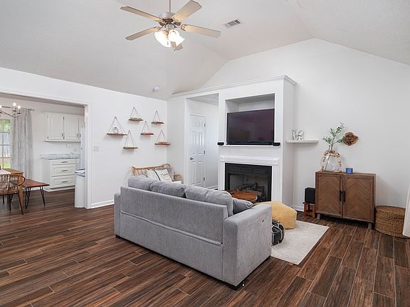 2nd image of 149 Eagle Pointe Loop