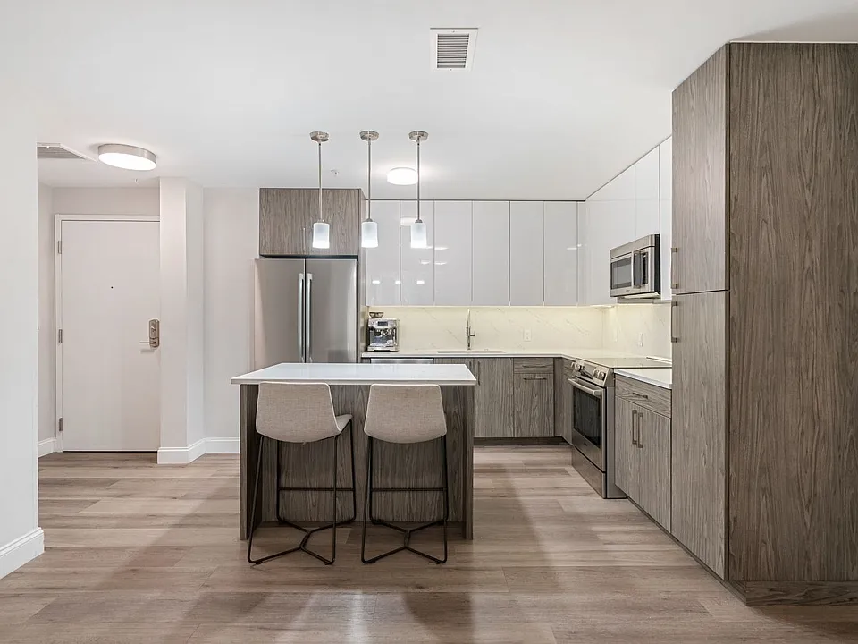 771 Harrison Ave #201