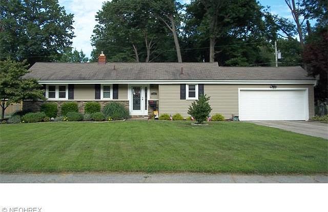 1st image of 205 Crestwood Dr