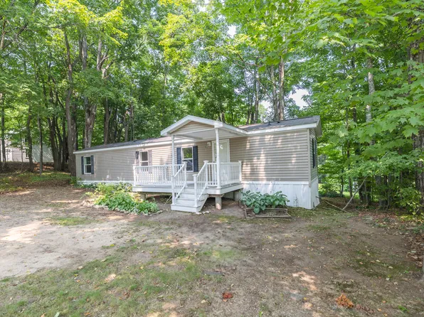 65 High Street, Buckfield, ME 04220