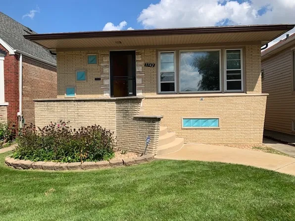 5742 W 64th St, Chicago, IL 60638