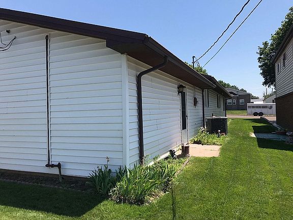 Rear and Left / Northwest