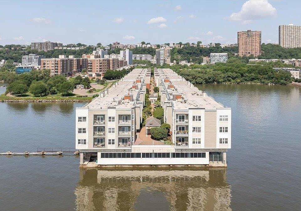 1st image of 217 The Promenade Unit 217