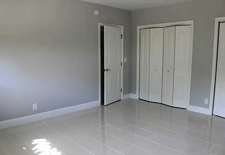 1705 N Riverside Dr #2 — Photo 39