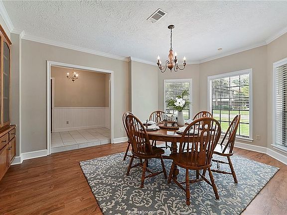 3rd image of 8716 Bent Tree Dr