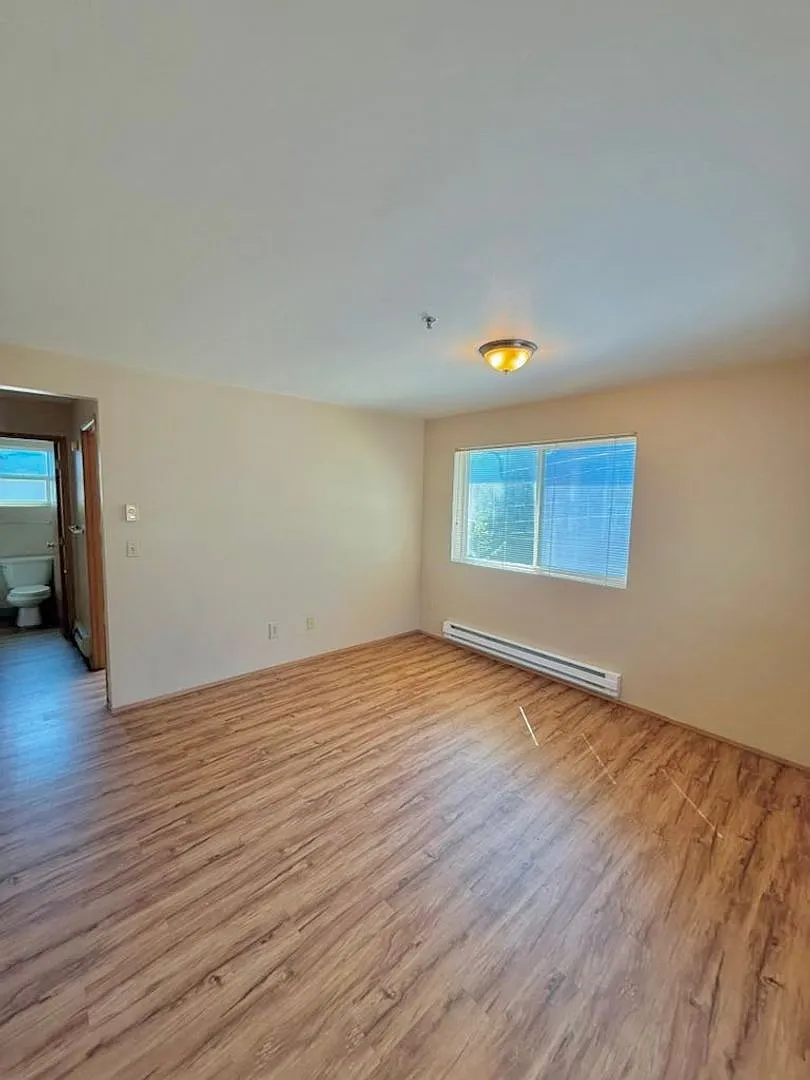Montlake Villas — Photo 4