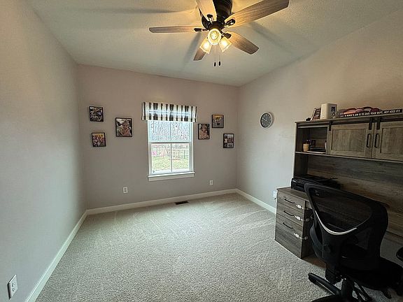 3rd image of 3349 Stoneleigh Rd NE