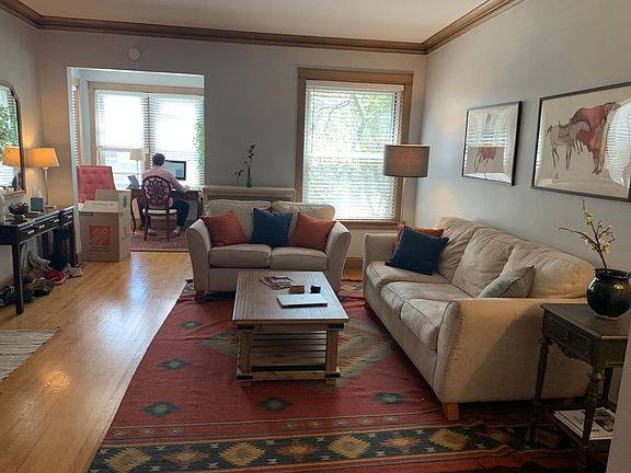 3rd image of 2618 W Argyle St #1