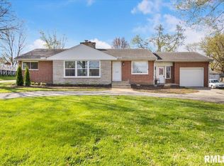 219 E Parkside Dr, Washburn, IL