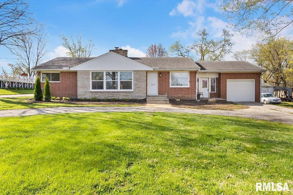 219 E Parkside Dr photo 1