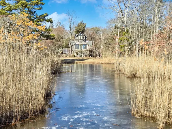 59 Burnett Lane, Brookhaven, NY 11719