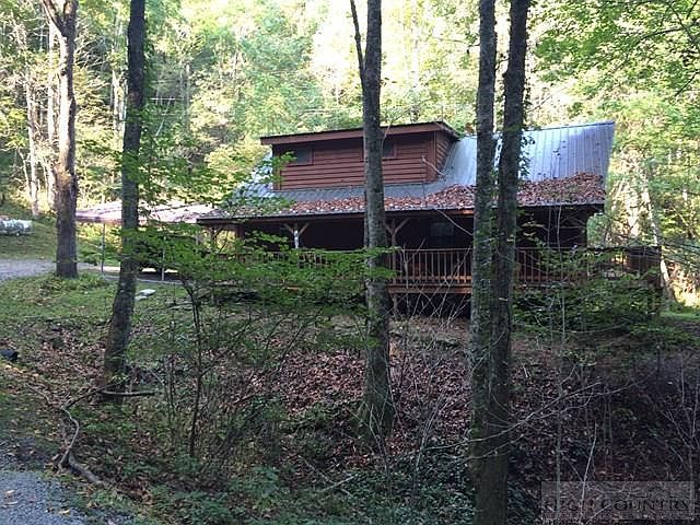 1st image of 480 Fox Trot Ln