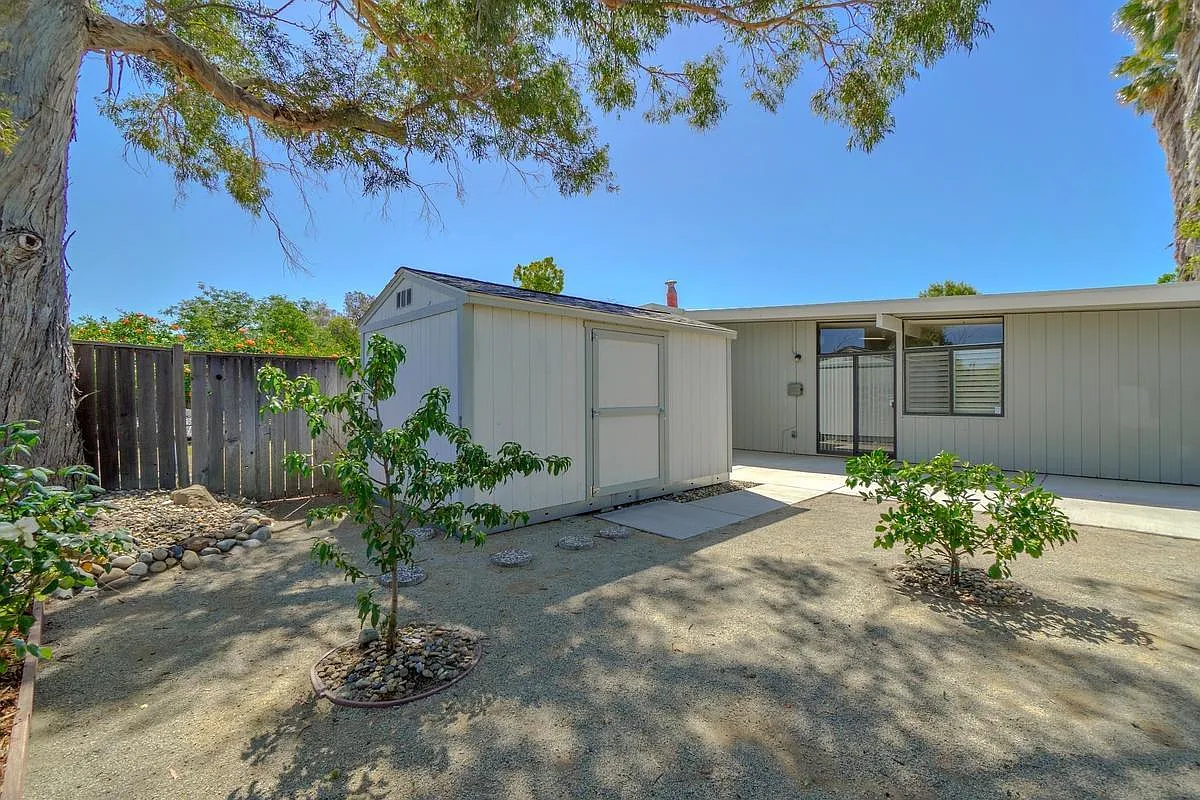 143 Luz Pl — Photo 3
