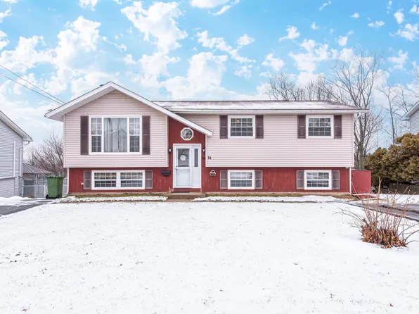 34 Churchill Downs Cir, Lower Sackville, NS B4E 2H8