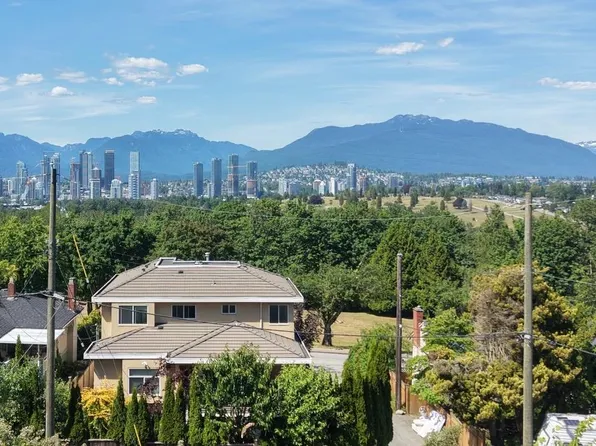 4857 Buxton St, Burnaby, BC V5H 1J2