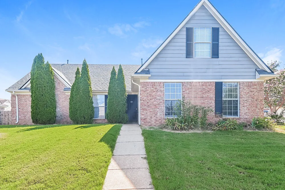 4 bed, 2.0 bath, 1743 sqft, $1,920 — Photo 1