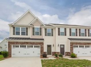 7429 White Elm Ln, Charlotte, NC 28273