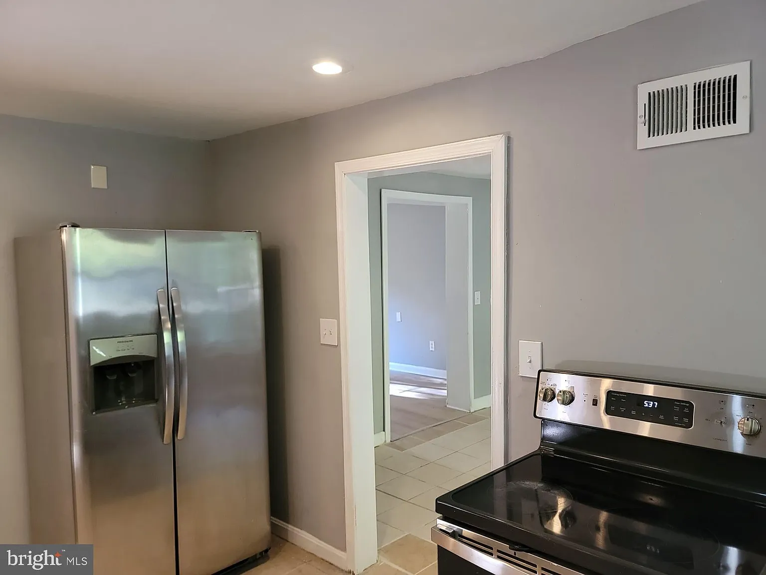 5 bed, 1322 sqft, $3,375 — Photo 4
