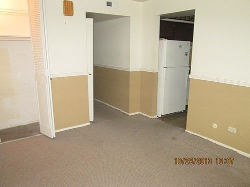 5th image of 832 Sandra Dr APT 4B
