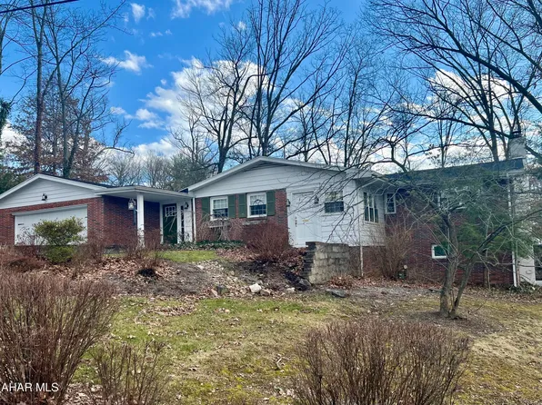 2218 Cedar St, Hollidaysburg, PA 16648