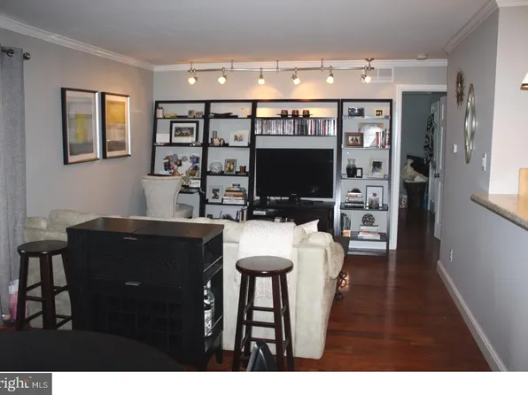 1803 Woodhollow Dr, Marlton, NJ 08053