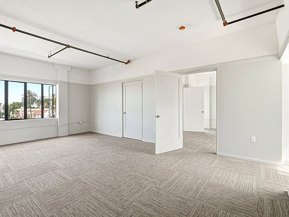 5th image of 5128 Marathon St APT 410