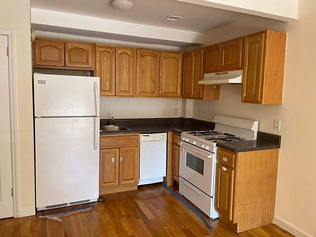 1st image of 2711 Astoria Blvd APT 3F
