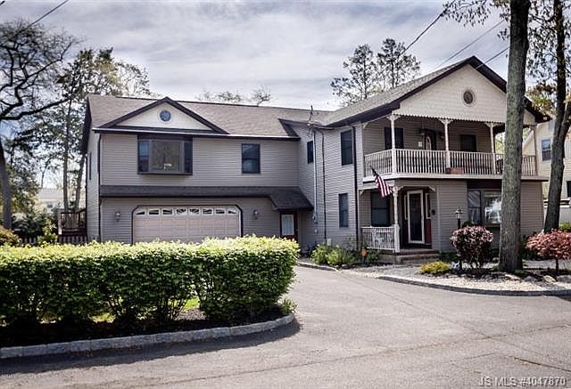 1st image of 215 Fischer Blvd