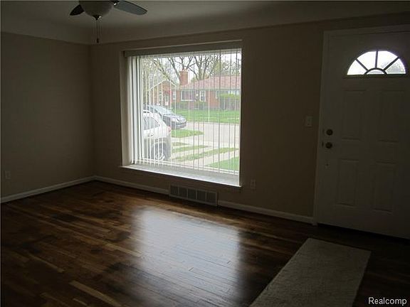 4th image of 9905 Westmore St